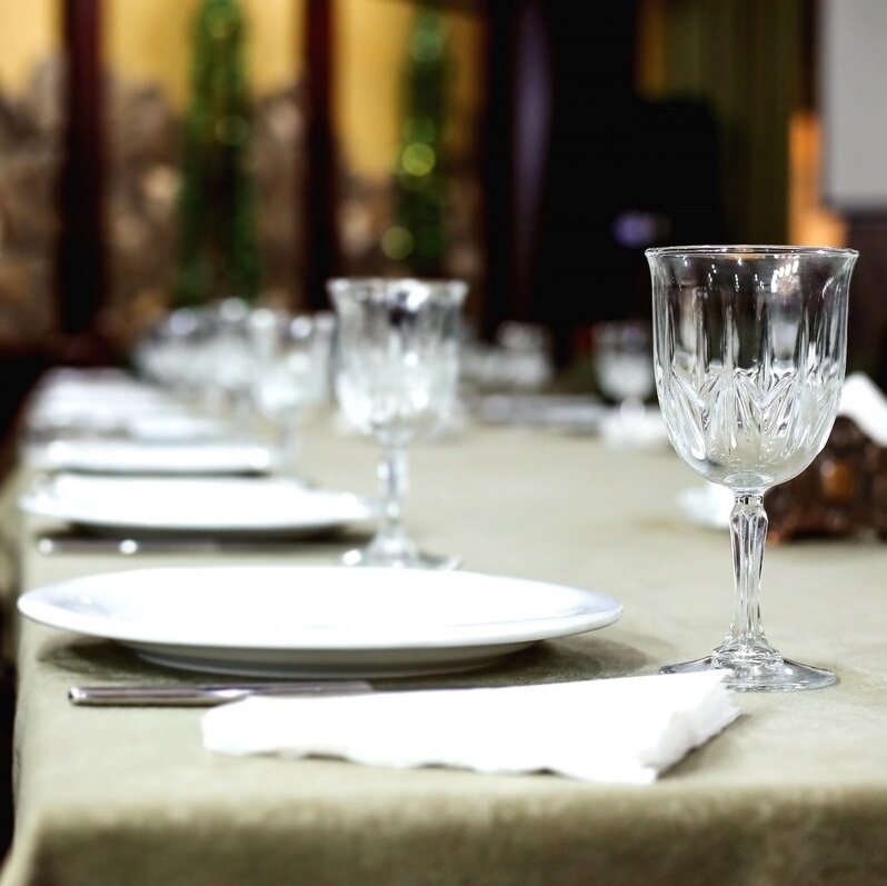 table-with-glasses