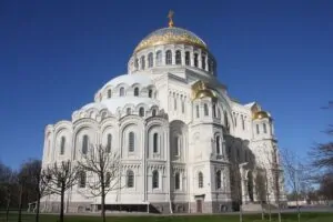 Адреса и телефоны храмов в Кронштадтском районе