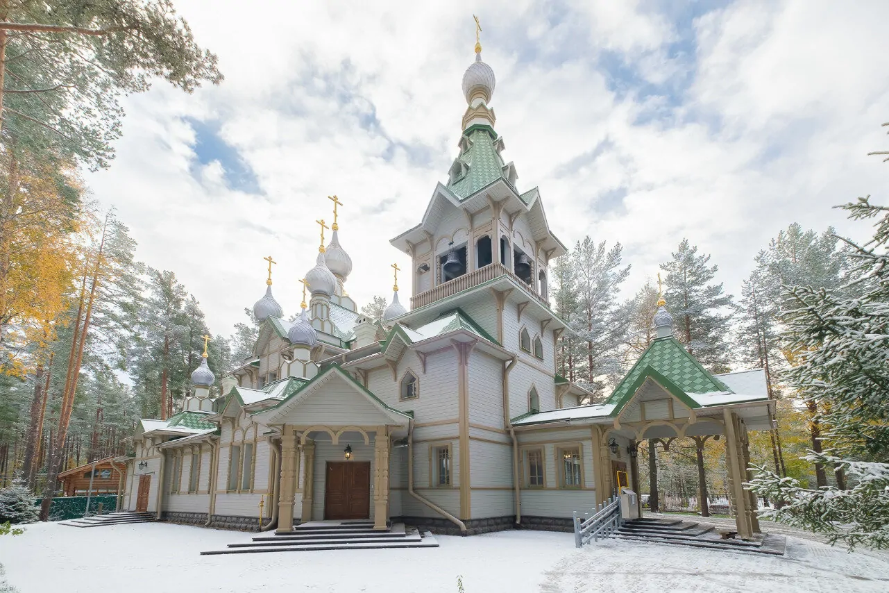 Адреса и телефоны Православных храмов Курортного района