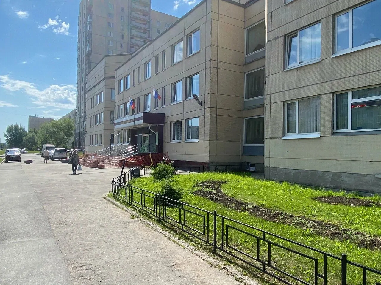 Больницы Невского района