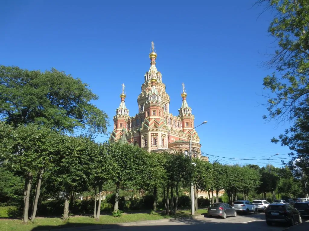 Адреса и телефоны храмов Петродворцового района