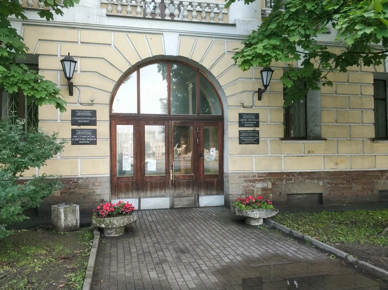 Больницы Петроградского района